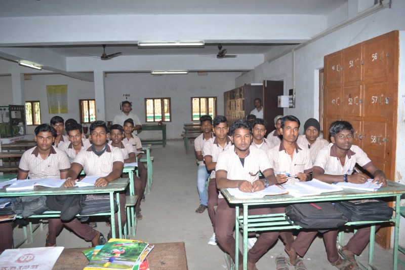 25. CLASS ROOM.jpg